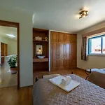 Villa With Garden And Pool Vilamoura