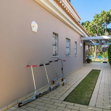 With Garden And Pool Villa *