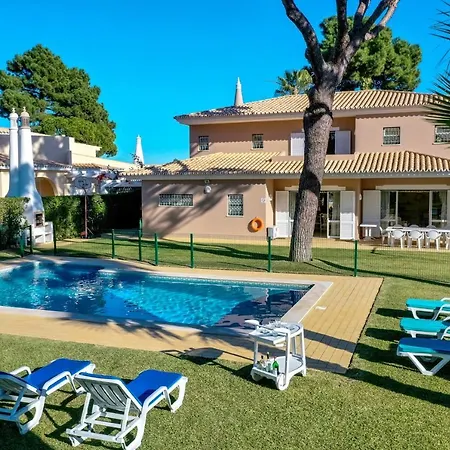 Villa With Garden And Pool Vilamoura