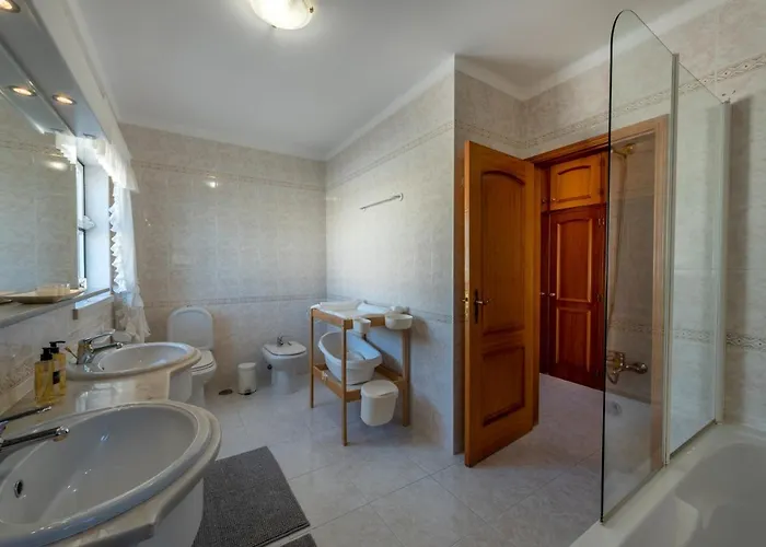 Villa With Garden And Pool Vilamoura