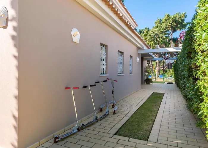 With Garden And Pool Villa *