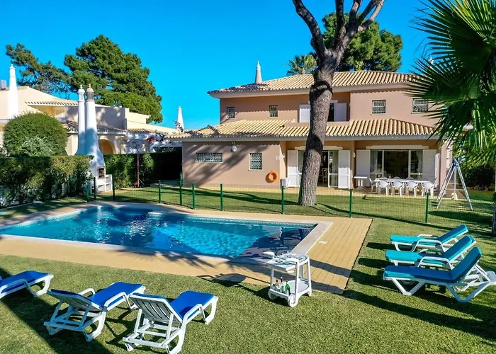 Villa With Garden And Pool Vilamoura