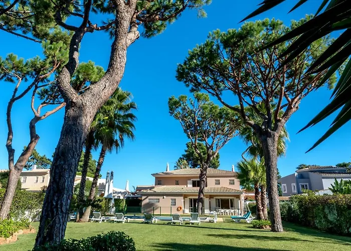 Villa With Garden And Pool Vilamoura