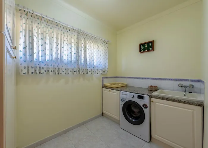 With Garden And Pool Villa Vilamoura