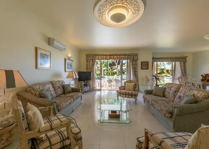 With Garden And Pool * Vilamoura