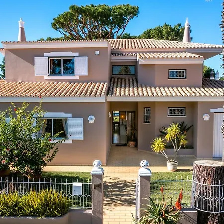 Villa With Garden And Pool Vilamoura