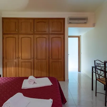 With Garden And Pool Villa Vilamoura